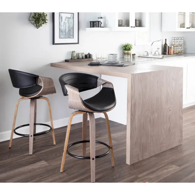 Sgabello da bancone in similpelle con gambe in legno curvato e poggiapiedi rotondo (set da 2)