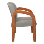 Sedia visitatore imbottita con finitura rovere medio