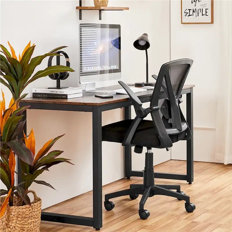 Sedia da ufficio ergonomica in rete con braccioli ribaltabili